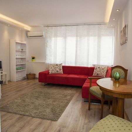Ilona 2 Bedrooms Apartment In The Center ブダペスト エクステリア 写真