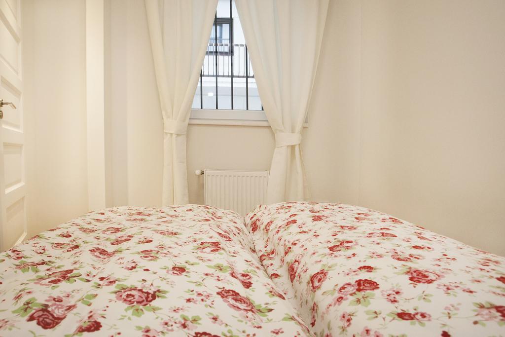 Ilona 2 Bedrooms Apartment In The Center ブダペスト エクステリア 写真
