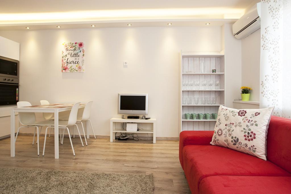 Ilona 2 Bedrooms Apartment In The Center ブダペスト エクステリア 写真