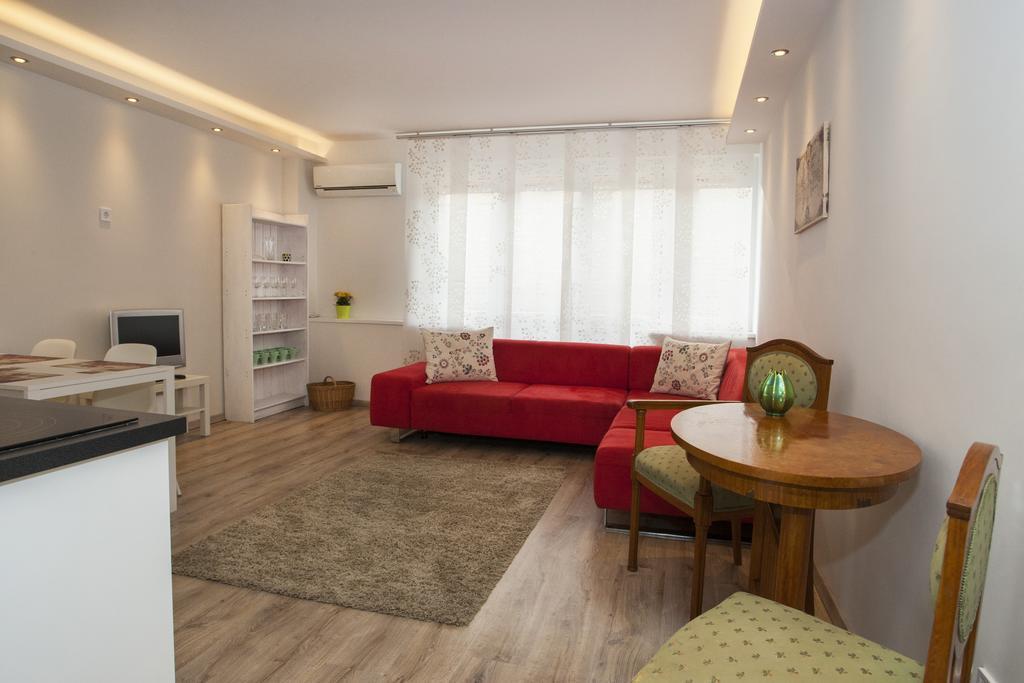 Ilona 2 Bedrooms Apartment In The Center ブダペスト エクステリア 写真