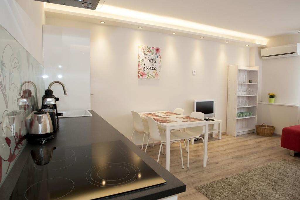 Ilona 2 Bedrooms Apartment In The Center ブダペスト エクステリア 写真